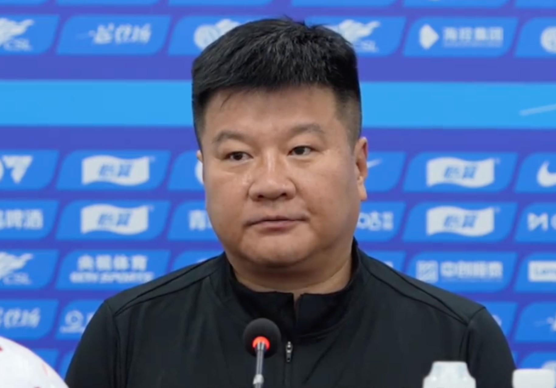 芒果体育官方入口-略显仓促，李金羽正常出席赛前发布会，两小时后铁人官宣其下课
